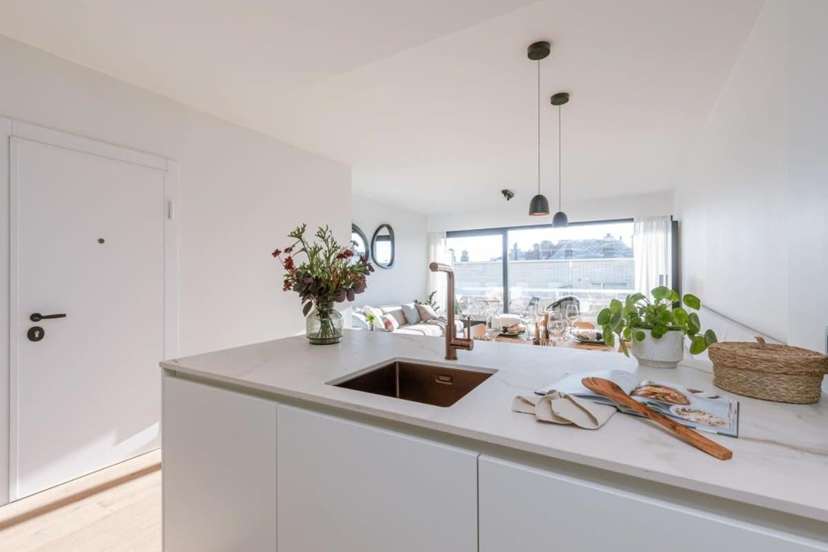 Stunning And Modern Apartment With Sunny Balcony Кнокке-Хейст Экстерьер фото