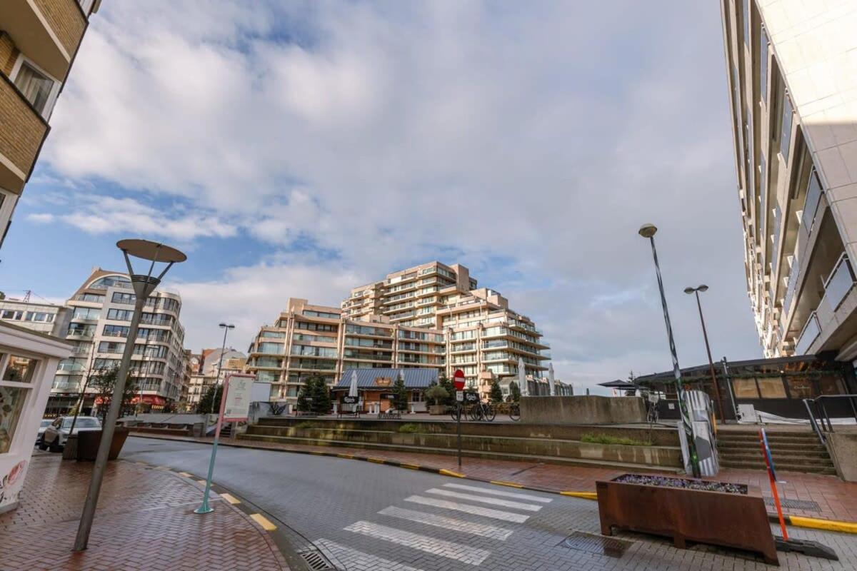 Stunning And Modern Apartment With Sunny Balcony Кнокке-Хейст Экстерьер фото